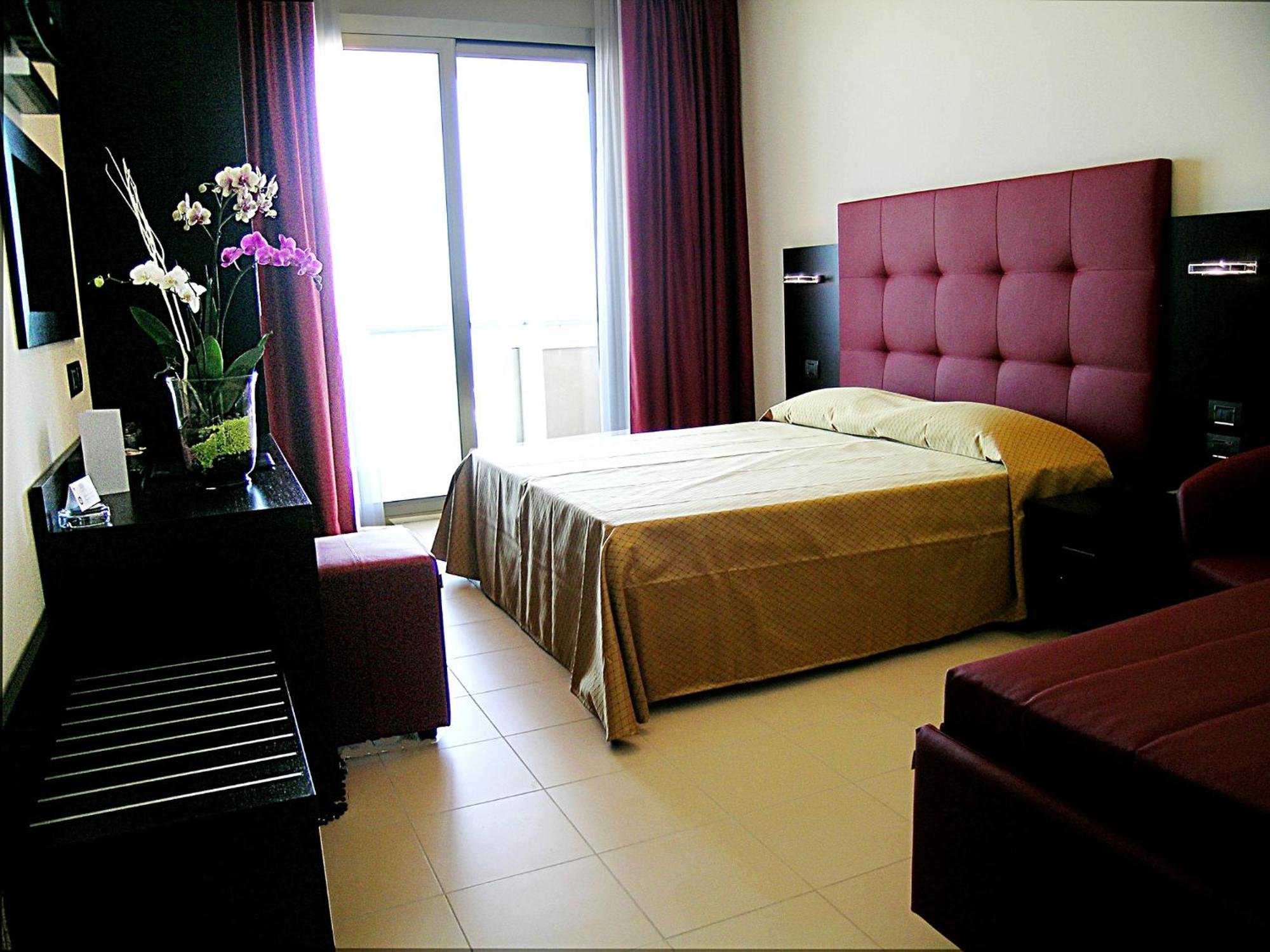 Standard Triple Room with Sea View,1537655671:JPEG